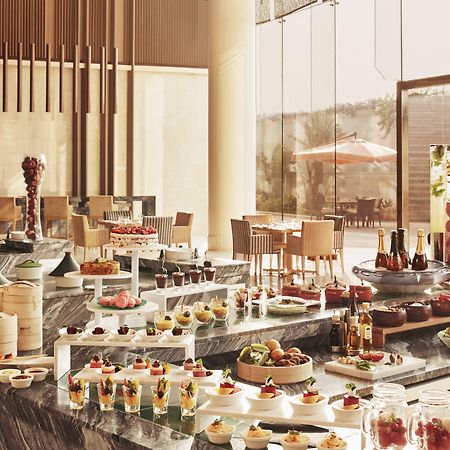 Taj Bangalore Devanahalli Екстериор снимка The buffet at the hotel