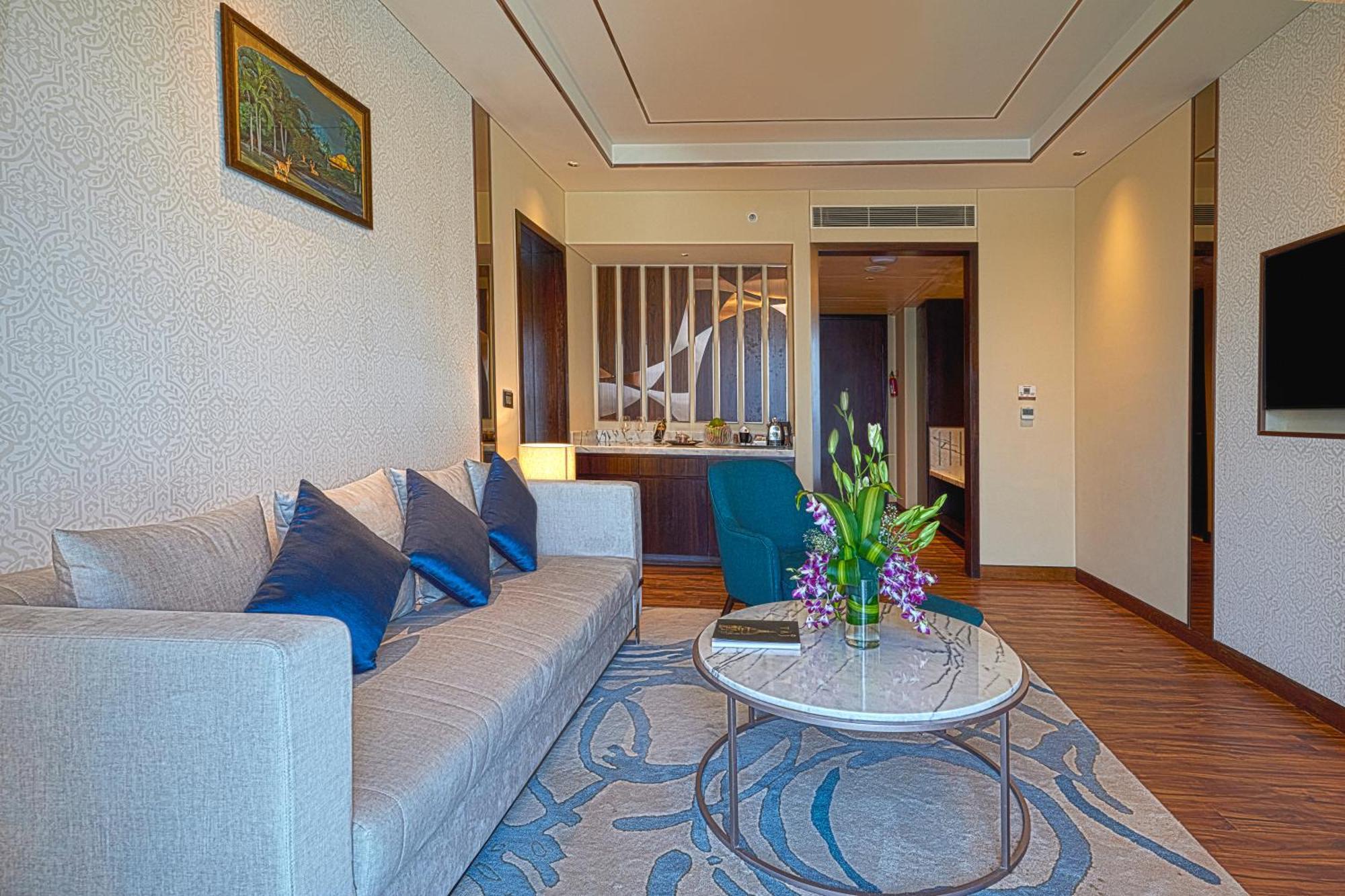 Taj Bangalore Devanahalli Екстериор снимка A suite at the hotel