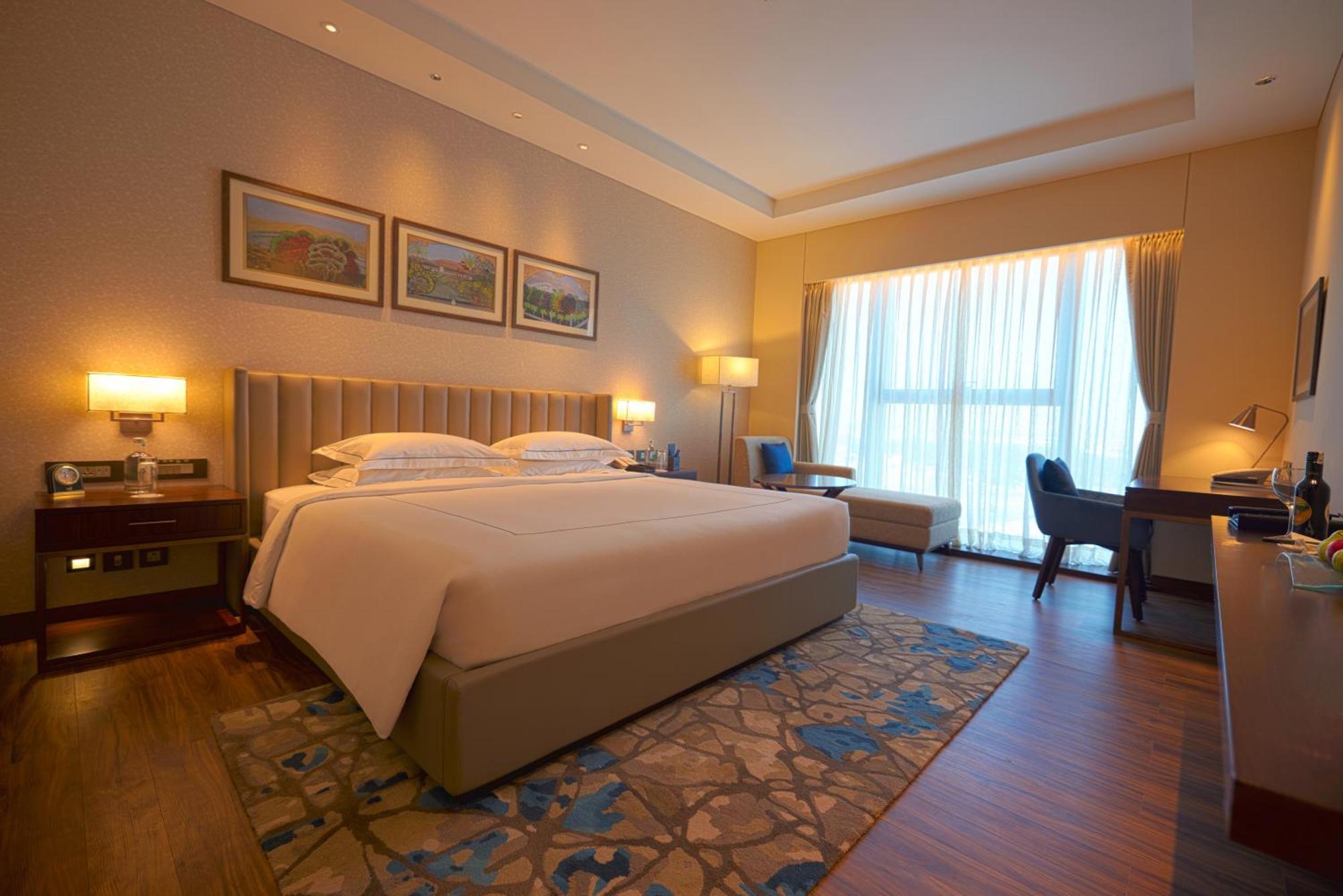 Taj Bangalore Devanahalli Екстериор снимка Deluxe Room