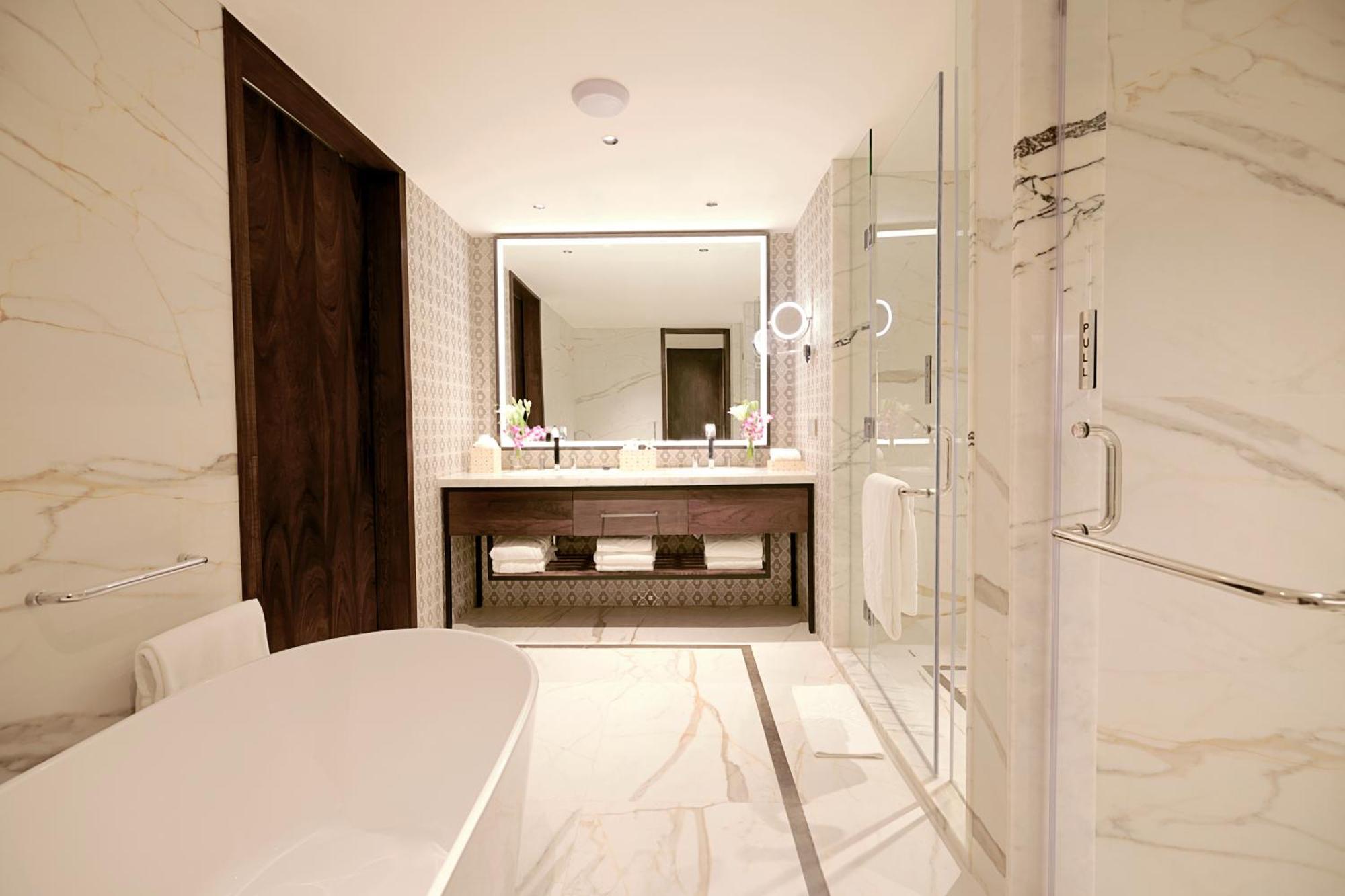 Taj Bangalore Devanahalli Екстериор снимка Bathroom