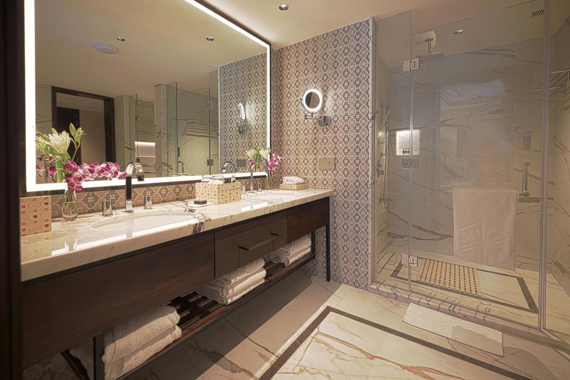 Taj Bangalore Devanahalli Екстериор снимка Bathroom